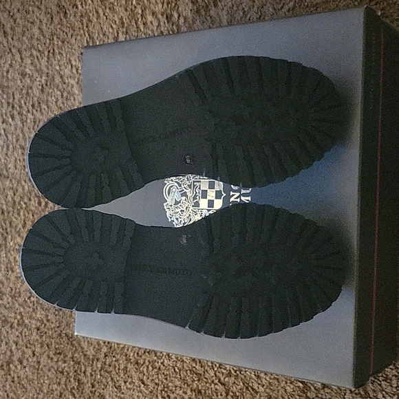 Vince Camuto Popinta Black Smooth Leather Snake Round Toe Chain Detailed Boots - Picture 12 of 14